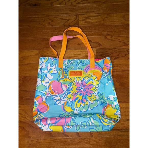 Lilly Pulitzer Handbags - Lilly Pulitzer‎ for Estēe Lauder Large Floral Bag